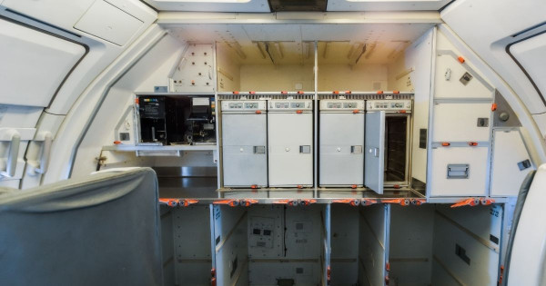 香港飛倫敦航班乘客猝死 遺體置加熱地台13小時傳惡臭 