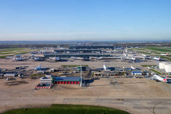 香港飛倫敦航班乘客猝死 遺體置加熱地台13小時傳惡臭 