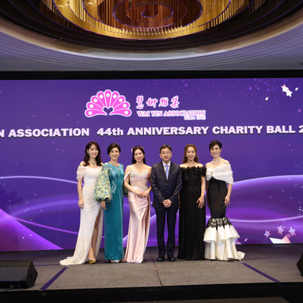 慧妍雅集｜逾60位歷屆港姐傾巢而出！大師姐C位領軍跨世代場面極壯觀