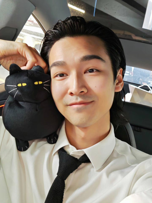 34歲上位男藝人突然宣佈離巢TVB！證實不獲高層挽留：唔想人生得返一條路