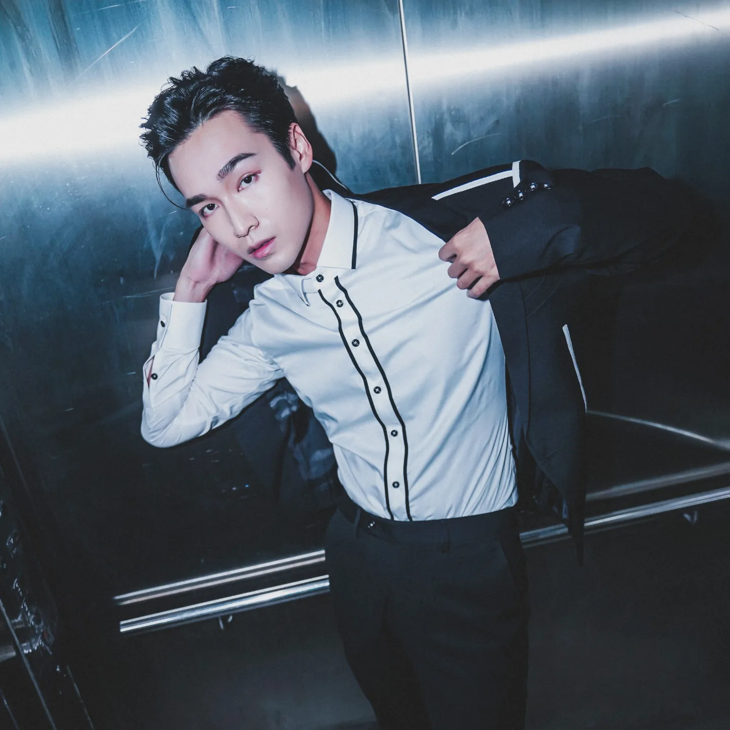 34歲上位男藝人突然宣佈離巢TVB！證實不獲高層挽留：唔想人生得返一條路