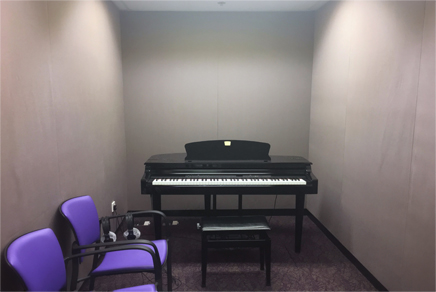 中央圖書館6大隱藏福利！免費聽黑膠唱片+無敵海景睇書位！擁全港最平私人練琴室？