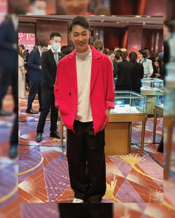 30歲TVB男藝人宣布老婆懷孕佗B女 IG晒大肚孕照報喜：係囡嚟㗎！