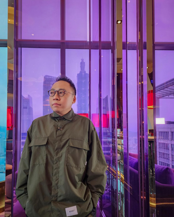 42歲TVB金牌主持低調離巢被官網除名！結束12年賓主關係自立門戶開公司