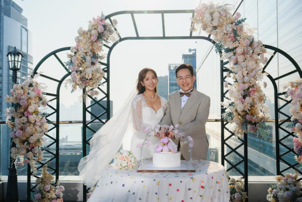 東張女神晒婚禮相突發宣布結婚 IG報喜閃嫁四眼型男：「屬於我們的家」