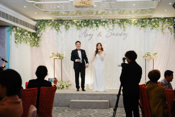 東張女神晒婚禮相突發宣布結婚 IG報喜閃嫁四眼型男：「屬於我們的家」