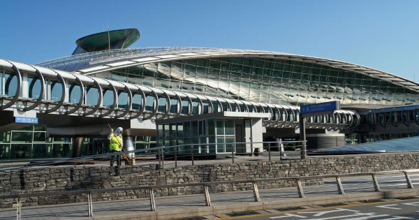 仁川機場女廁疑現針孔鏡頭！女網民教路隨身帶「1件平價法寶」防偷拍 附酒店防偷拍3招 