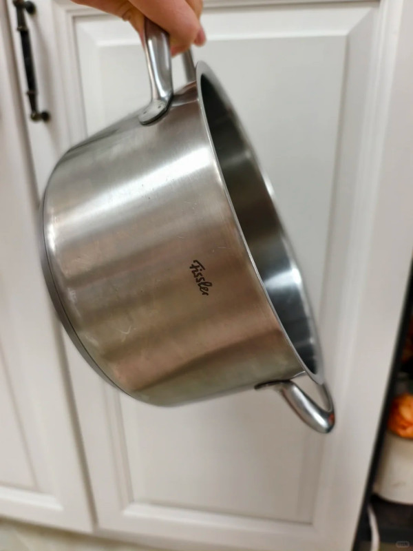 不銹鋼煲發黃燒焦唔使掉！網民實測廚房「平價4寶」浸完秒變新煲極解壓