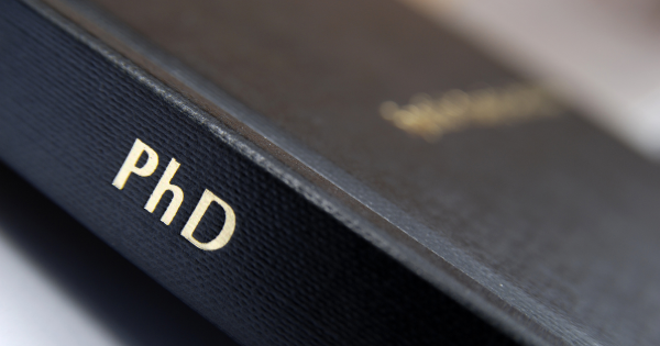 歷史系博士走去做機場保安？網民嘆文科悲歌 揭1原因：隨時升得快過你