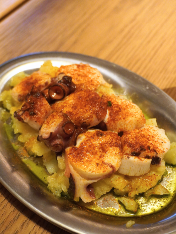 中環美食︱全新西班牙小館Lola Maria進駐中環 鹹鱈魚冬甩/豬腳薄片/紅蝦薄片