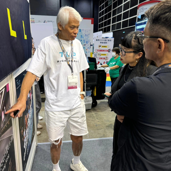 姚子羚夜蒲秘會富商斷正親暱行為曝光 傳新戀情男方背景猛料！星二代姊弟戀疑玩完？