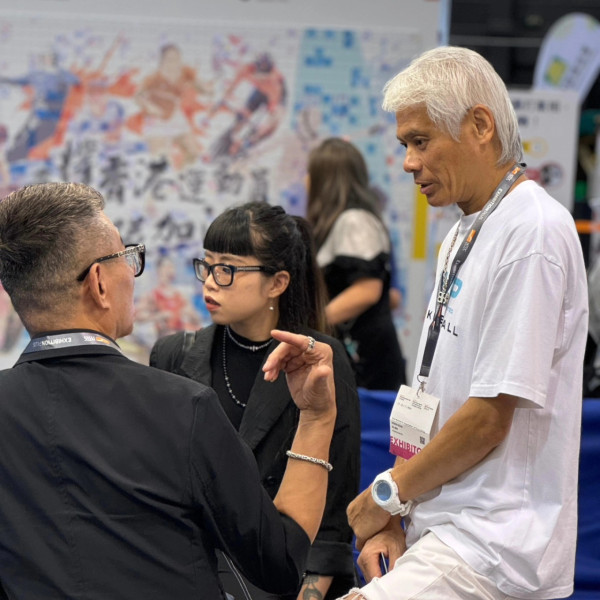 姚子羚夜蒲秘會富商斷正親暱行為曝光 傳新戀情男方背景猛料！星二代姊弟戀疑玩完？