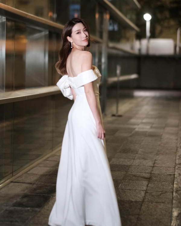 姚子羚夜蒲秘會富商斷正親暱行為曝光 傳新戀情男方背景猛料！星二代姊弟戀疑玩完？