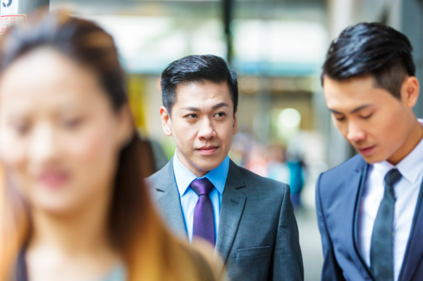 銀行金飯碗不保？彭博預測AI引爆裁員潮 5年內恐炒20萬人 揭3大高危部門