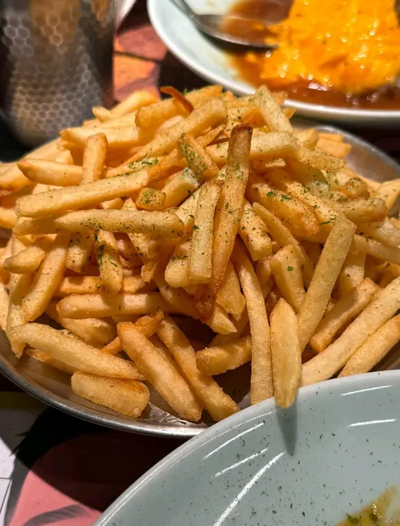 荔枝角餐廳$28雞皮餃子放題！2小時無限追加雞皮餃子＋即炸薯條／Threads友大推：抵食過掃街