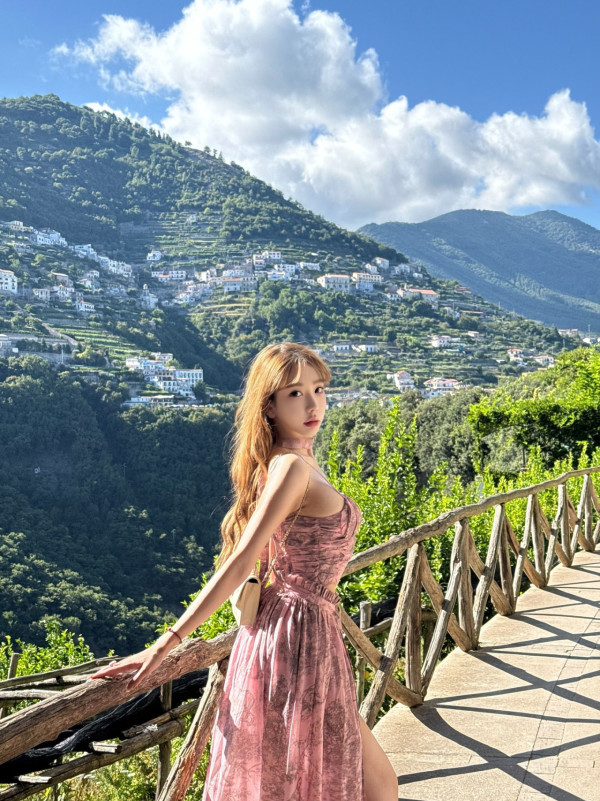 陳冠希舊愛Cammi中門大開晒全身LV！惹火真空春光乍洩拋窒網民︰犯晒規