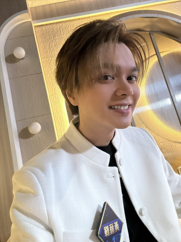 《中年好聲音4》驚爆閃婚喜訊！陶枳樽閃嫁黃藝輝甜曬鑽戒紅玫瑰