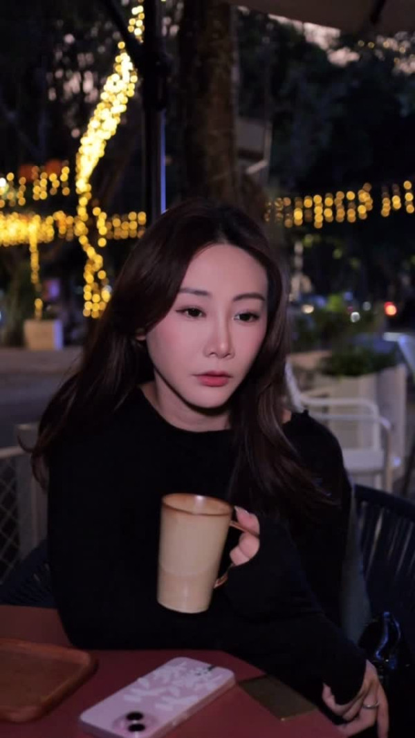 《中年好聲音4》驚爆閃婚喜訊！陶枳樽閃嫁黃藝輝甜曬鑽戒紅玫瑰