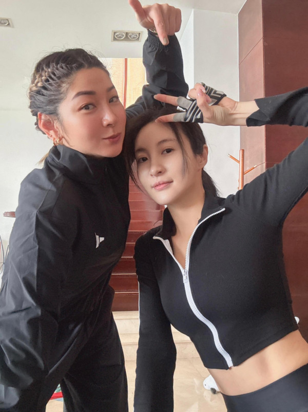 TVB視后素顏運動照曝光真實容貌!網民驚訝大平反變臉疑雲:佢冇整容