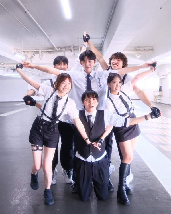 唱錢｜女主持Desta李茵彤26歲背景起底！出身《聲夢2》自組Plan V點擊破百萬