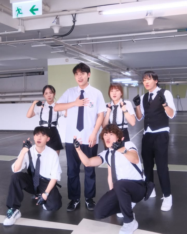 唱錢｜女主持Desta李茵彤26歲背景起底！出身《聲夢2》自組Plan V點擊破百萬