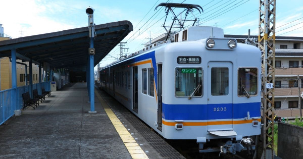 大阪男跳軌遭急行列車反彈月台 砸中女遊客頭部受傷緊急送醫 