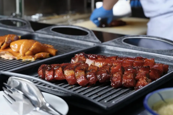 海洋公園萬豪酒店自助餐買1送1！3.5小時任食龍蝦/避風塘炒蟹/鹹蛋黃炒蝦！免費參加燙布鎖匙扣工作坊