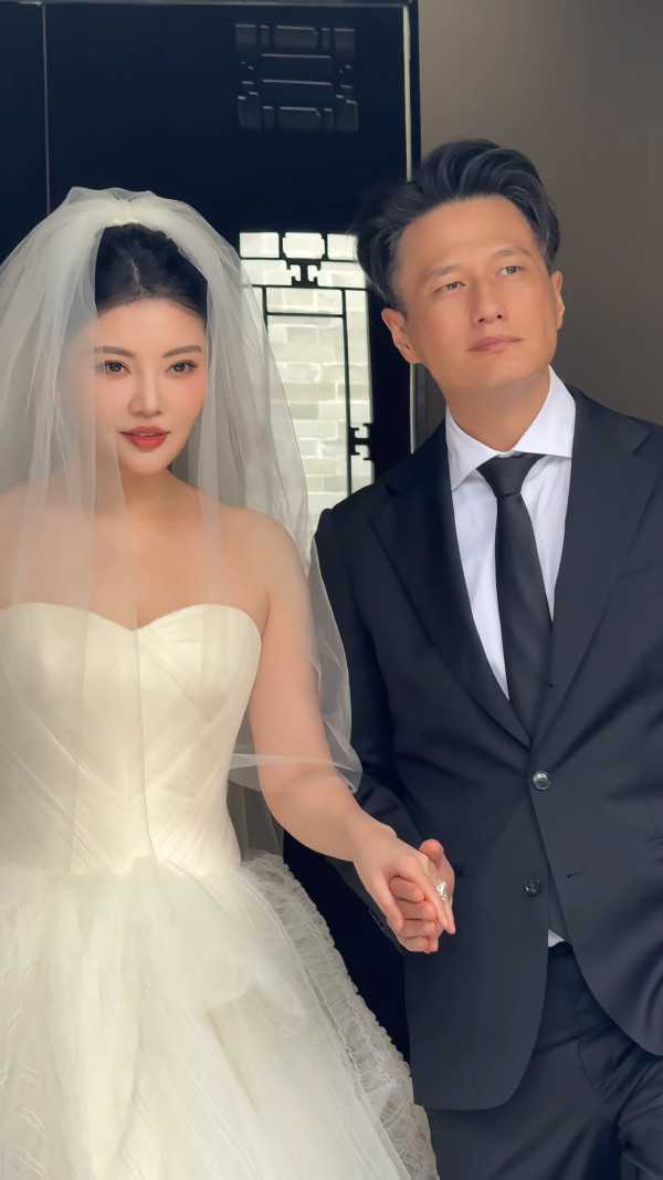 「最型星二代」低調完婚曬婚照報喜！8年情修成正果終於結婚：我們很感恩