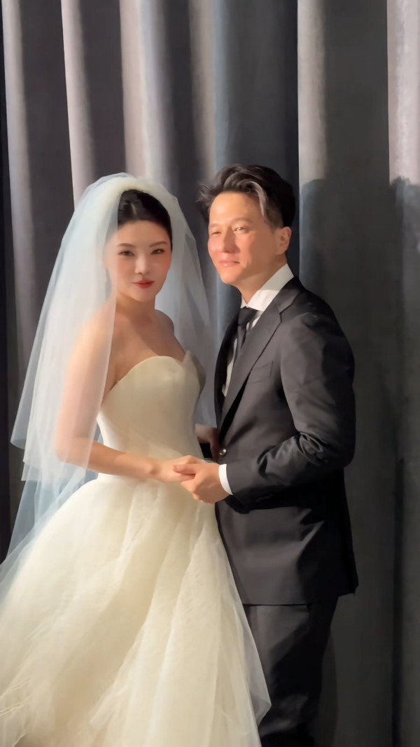 「最型星二代」低調完婚曬婚照報喜！8年情修成正果終於結婚：我們很感恩
