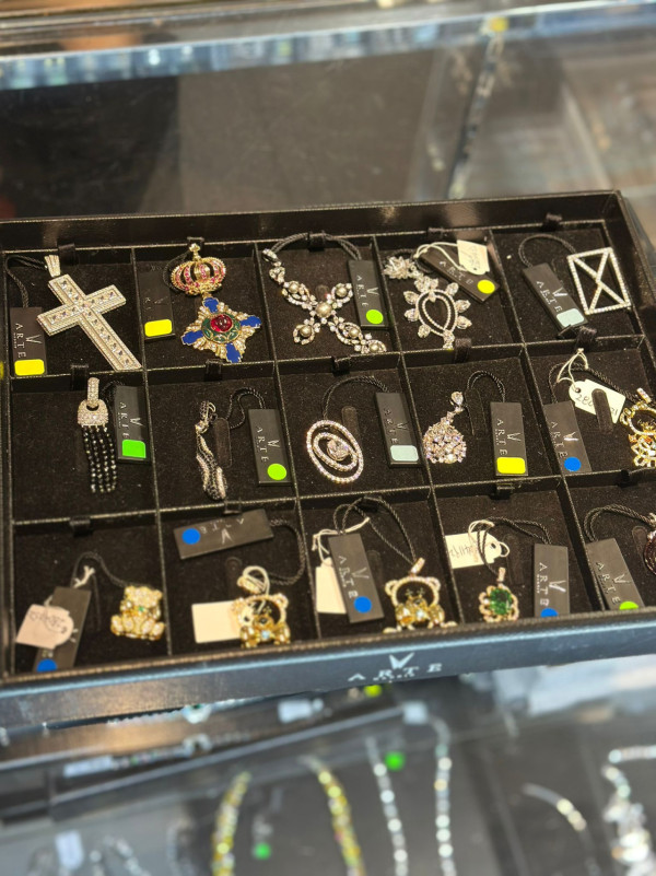 銅鑼灣時代廣場名牌開倉低至1折！男女裝/休閒鞋/手袋/首飾$100起！COACH／AMERICAN TOURISTER／RICCINI