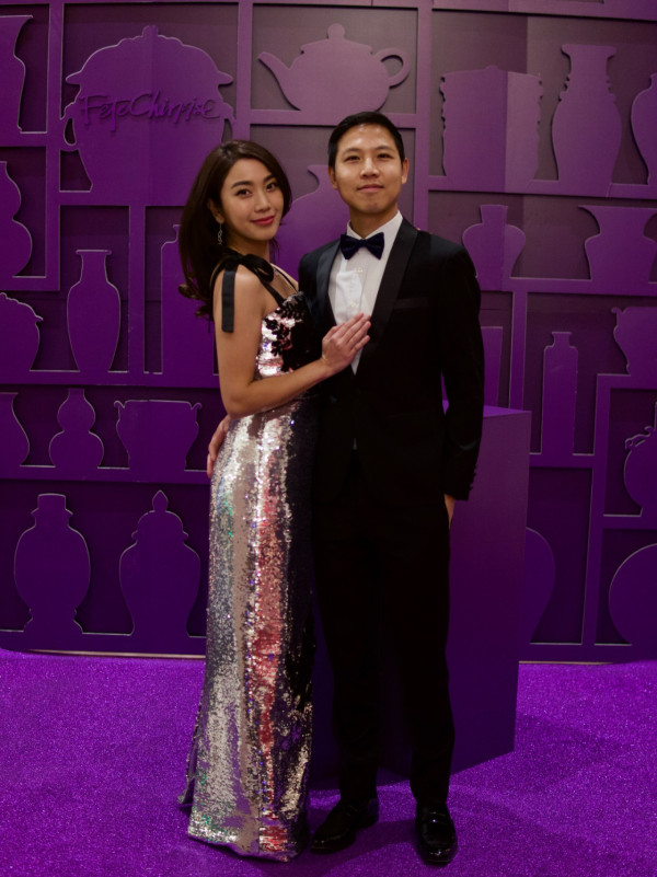 人妻星二代拍拖9周年紀念罕有瘋狂放閃 晒圈外老公合照揭婚姻保鮮秘訣