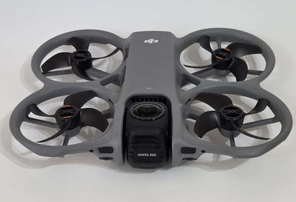 DJI Avata 360 8K HDR 全景航拍機實測！一次飛行提取無限視角‧新手也可拍出大師級運鏡！