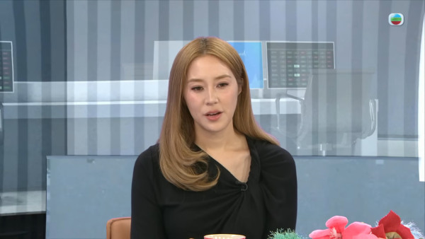 徐子淇激罕露面現身TVB亮相節目！明珠台全英文受訪水準驚艷網民