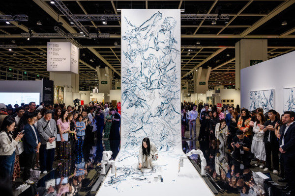 中國移動香港「全球通優越會」x Art Basel 2026  亞洲首度展出「Zero 10」：融合 AI 與沉浸式光影體驗