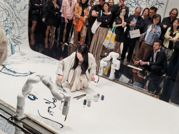 中國移動香港「全球通優越會」x Art Basel 2026  亞洲首度展出「Zero 10」：融合 AI 與沉浸式光影體驗