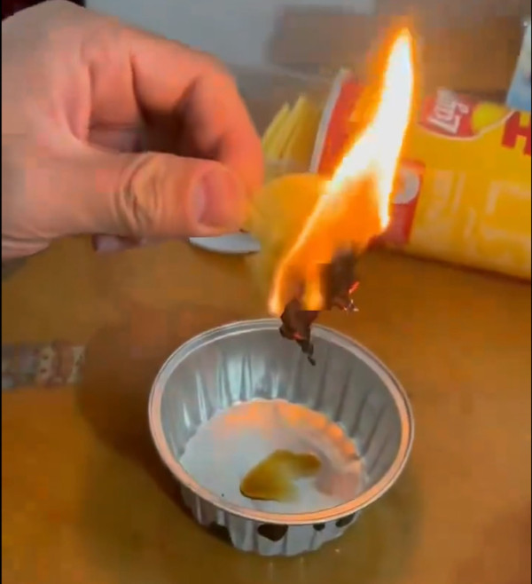 薯片暗藏油脂炸彈！網民火燒實測狂滴油嘆「天塌了」 專家揭致肥真相