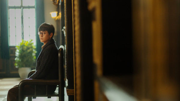 朱雀堂TVB｜劇情簡介+演員起底！男主角秦俊傑、女主角萬茜揭上海灘權色交易