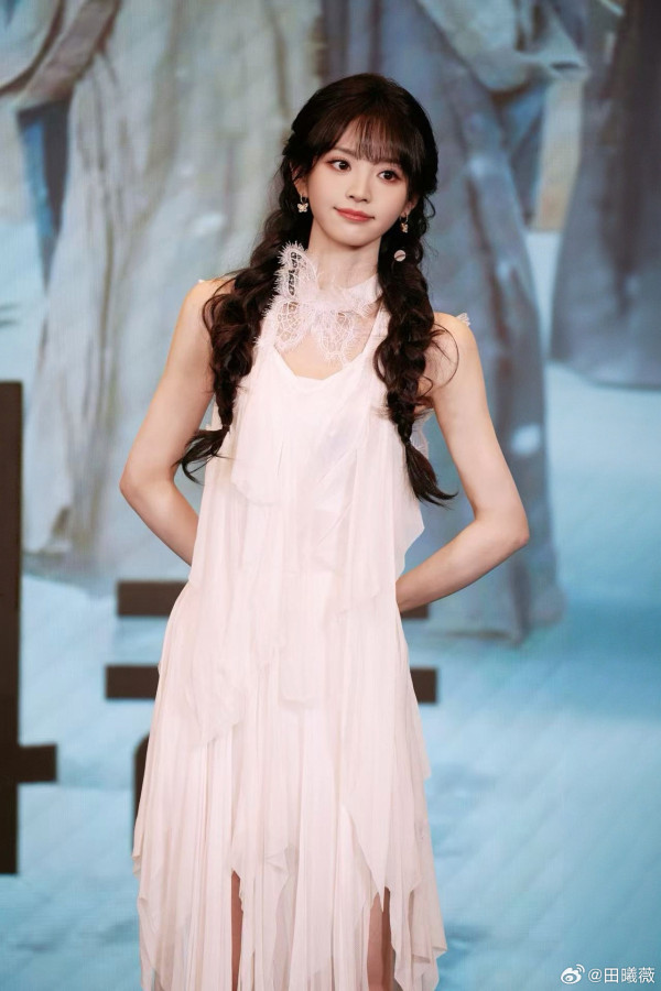 逐玉女主角是誰？田曦薇憑「殺豬女」爆紅！甜妹小花起底  與賴偉明緋聞最轟烈