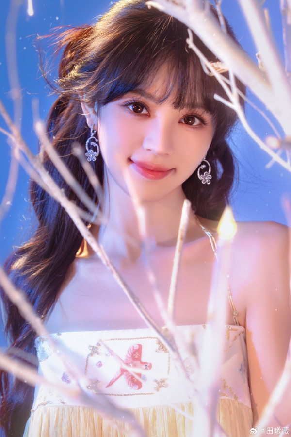 逐玉女主角是誰？田曦薇憑「殺豬女」爆紅！甜妹小花起底  與賴偉明緋聞最轟烈