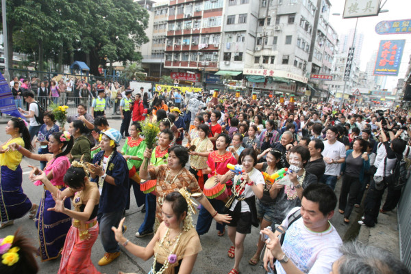 九龍城潑水節(圖片來源︰HKET)
