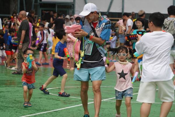 九龍城潑水節(圖片來源︰HKET)