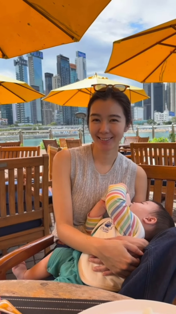 麥明詩仔仔1歲生日首曝順產片段極震撼！IG公開餵人奶真實畫面母愛滿瀉