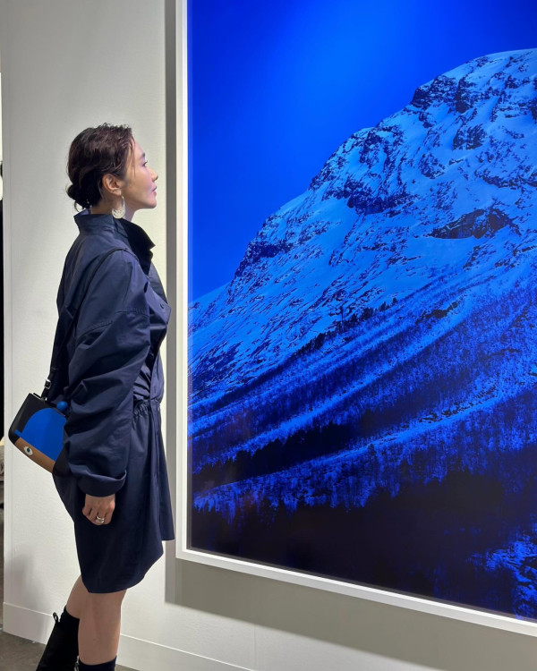 黎姿孖15歲大女激罕齊現身Art Basel！孭13萬愛馬仕罕見款手袋成焦點