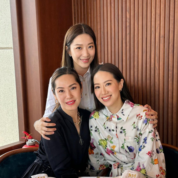 玩具大王新抱汪圓圓低調多年激罕露面！三年抱三40歲防腐級美貌狀態驚人