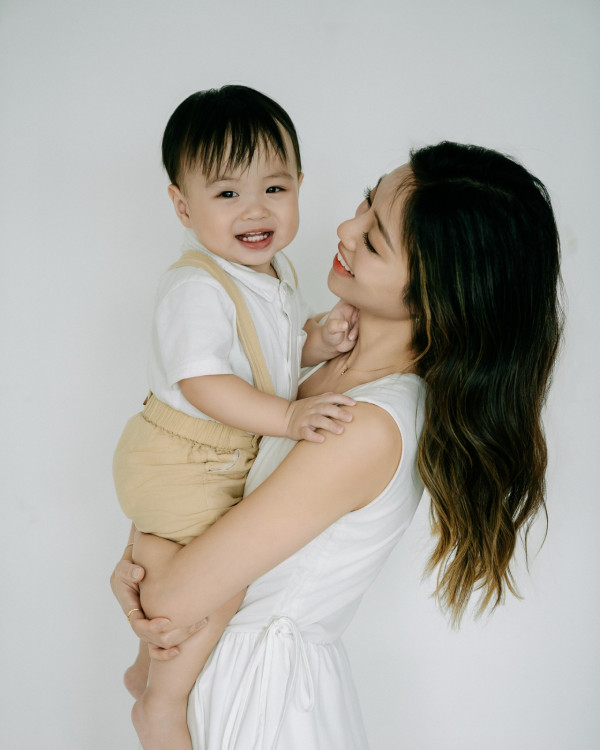 31歲前港姐宣佈懷孕驚曝流產跡象 心情跌落谷底：發現出血的那一刻