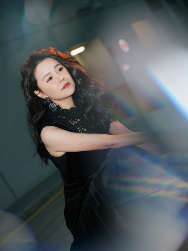 45歲唐詩詠黃翠如全素顏同框！同齡真實狀態曝明顯落差 呢一位唔化妝係咁樣