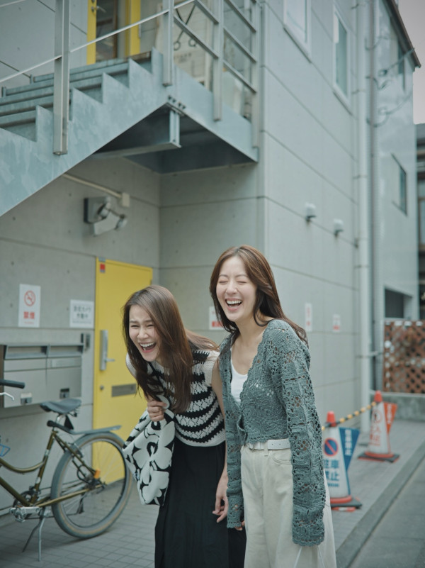 45歲唐詩詠黃翠如全素顏同框！同齡真實狀態曝明顯落差 呢一位唔化妝係咁樣