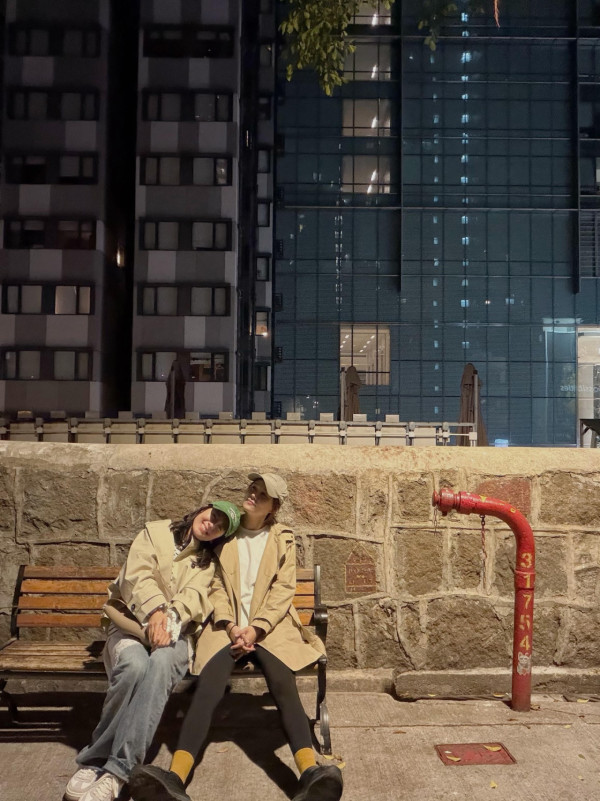 45歲唐詩詠黃翠如全素顏同框!同齡真實狀態曝明顯落差 呢一位唔化妝係咁樣