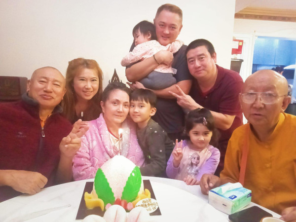 李家鼎前妻施明離世享年74歲 傳因肺炎搶救無效 兒子李泳漢悲痛證實噩耗