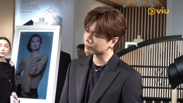 張敬軒韓國遇驚險意外險奪命 現場畫面曝光巨型棚架壓毀座駕